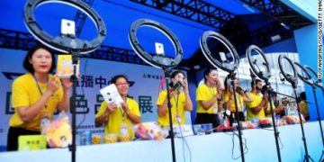 Kuaishou inventory pops 160% in Hong Kong IPO