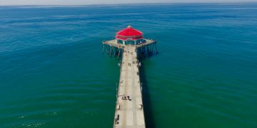The Ruby’s at the end of Huntington Beach Pier will close forever on Friday – Orange County Register