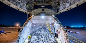 Open wide – a cargo 747 gets the treatment!