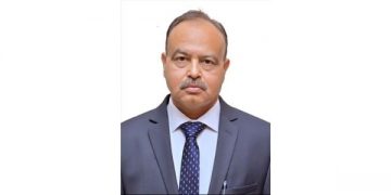 Shri Rakesh Chopra, MD, REIL conferred with CEO with HR Orientation Award
