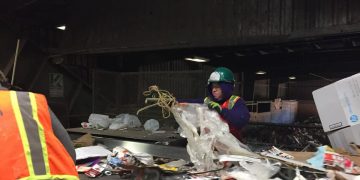 Bills would make companies pay for a new recycling system in Oregon