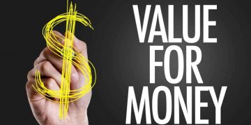 1 Value Stock to Buy and Hold for 10 Years