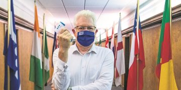 Western Cape Covid-19 vaccine procurement: Winde set to meet with Sahpra
