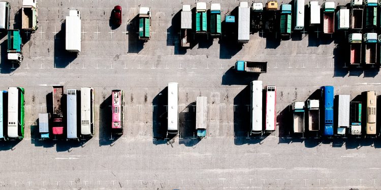 4 Ways Fleet Tracking Systems Can Improve Supply Chain Management