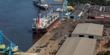 South Jersey Port wins $6.6 millon to expand electric cargo fleet