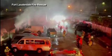Smoke and explosions come from Fort Lauderdale warehouse after auto shop catches fire