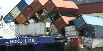 Hawaiʻi PUC Briefed On Young Brothers Toppled Cargo Incident
