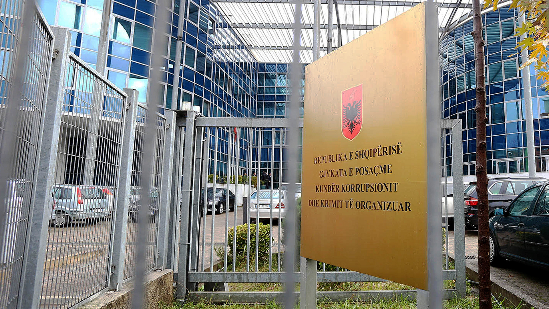8 Albanian Officials Arrested for Public Procurement-Related Abuses