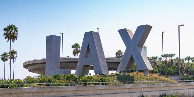 LAX Cargo Handlers Plead Guilty To Stealing Gold Bars From Shipment – CBS Los Angeles
