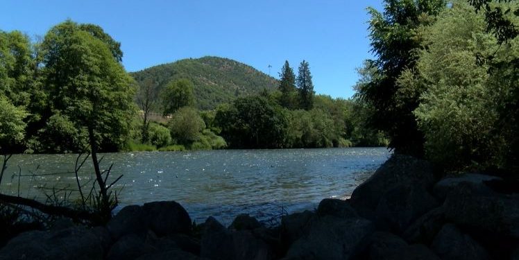 Hellgate Jetboat Excursions seeks to renew a dredge and fill permit for the Rogue River