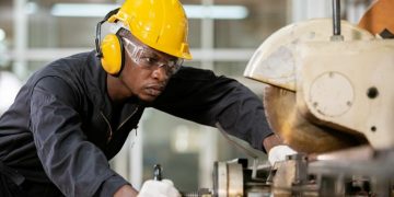 ISM: US manufacturing continues to hum despite supply chain challenges