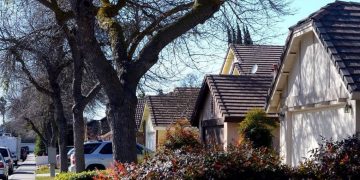Stanislaus CA median home prices break $400,000, inventory low
