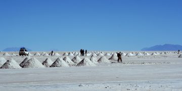 Lithium supply chain threatened by East-West geopolitical tensions – report