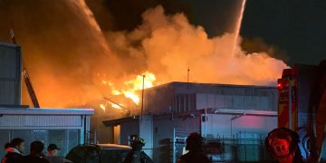 Oakland Marijuana Grow Warehouse Destroyed In Overnight 3-Alarm Fire – CBS San Francisco